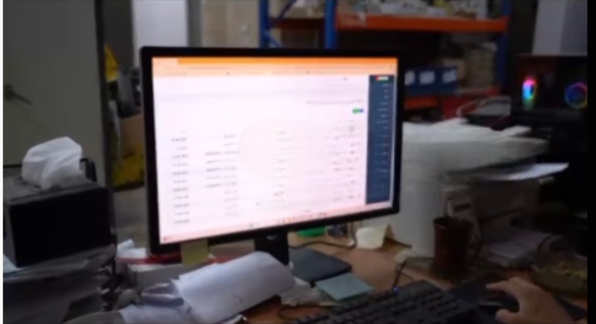 أنظمة تقنية متقدمة في وحدة تكنولوجيا المعلومات.